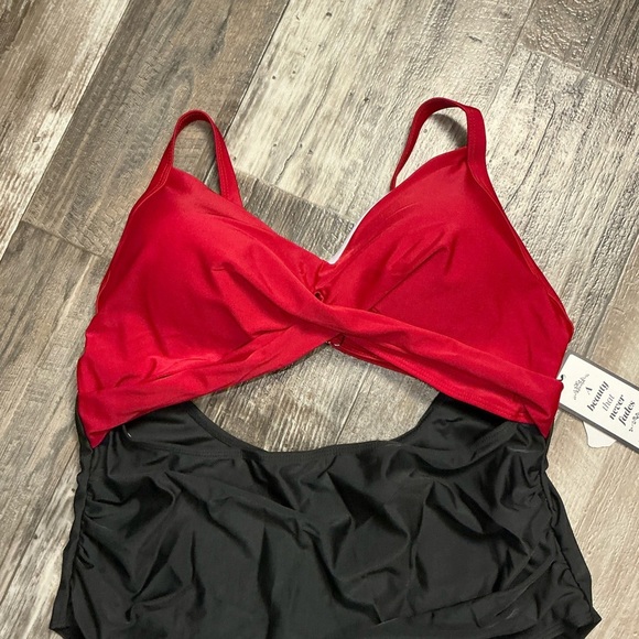 Retro Stage Red and Black Women's Swimsuit XXL - Picture 8 of 9